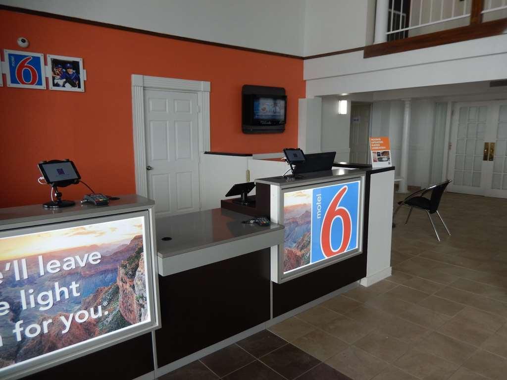 Motel 6 Portland İç mekan fotoğraf